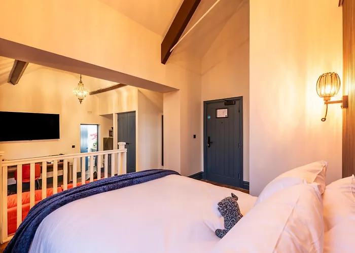 The Old Lyric Hall - A St David Apart-hotel 4*